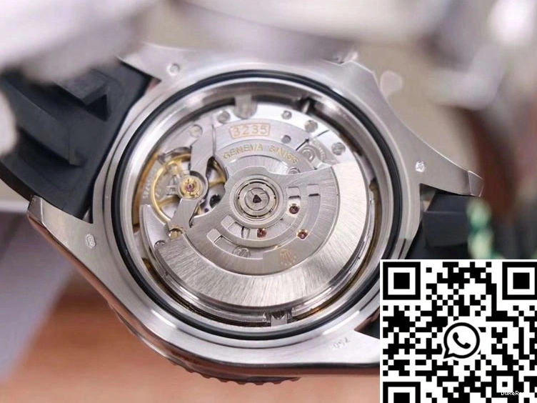 Yacht VS Rolex M226659-0002 Black Factory Dial Master 0914